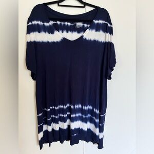 Lane Bryant Blue and White Oversized Short Sleeve swing Tee size 26/28